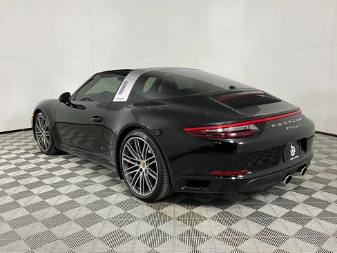 Used 2019 Porsche 911 Targa 4 AWD/4WD image 3