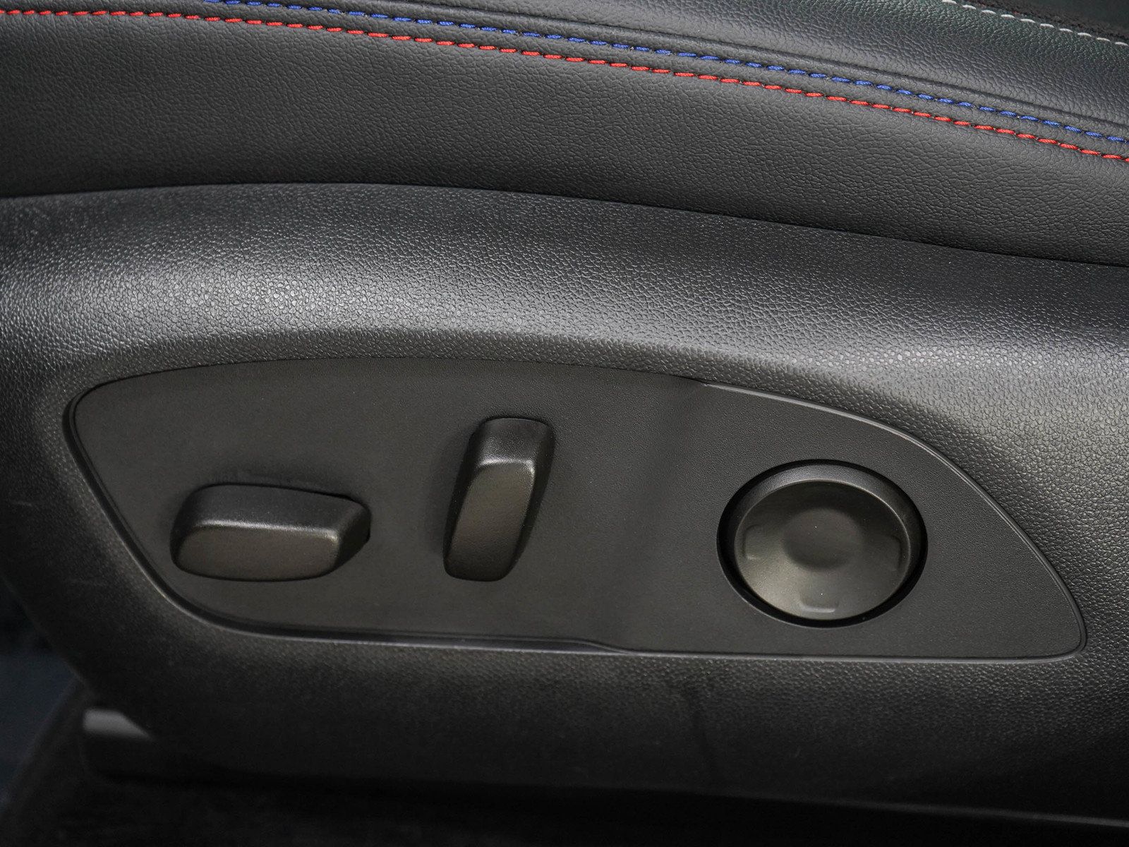 Used 2024 Chevrolet Equinox EV RS FWD image 23