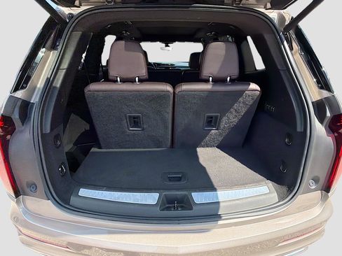 Used 2022 Cadillac XT6 Premium Luxury w/ Technology Package image 12