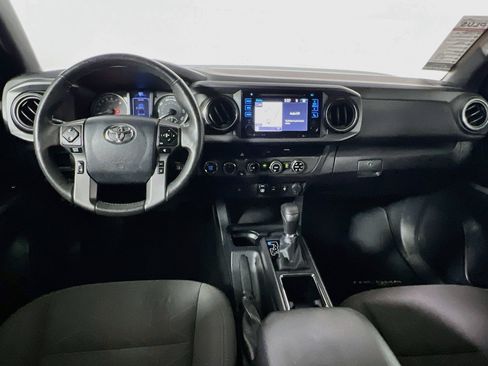 Used 2018 Toyota Tacoma TRD Off-Road AWD/4WD image 29