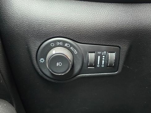 Used 2022 Jeep Compass Trailhawk w/ Sun and Sound Group AWD/4WD image 18