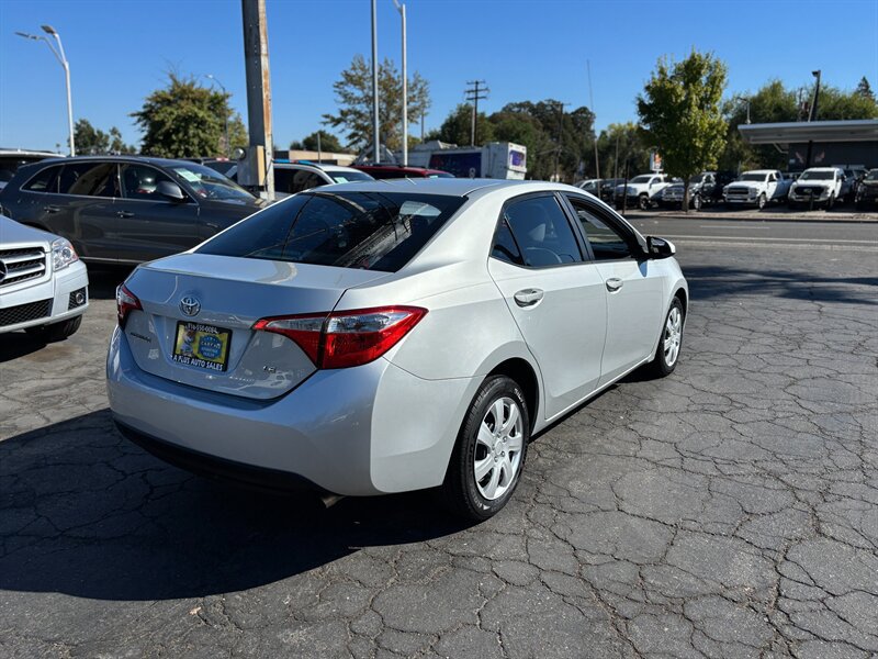 Used 2016 Toyota Corolla LE FWD image 3