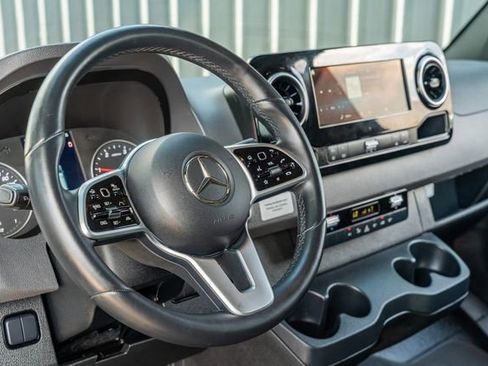 Used 2023 Mercedes-Benz Sprinter 3500 image 30
