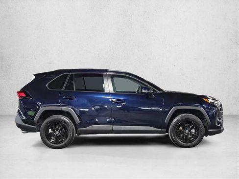 Used 2025 Toyota RAV4 XLE AWD/4WD image 4