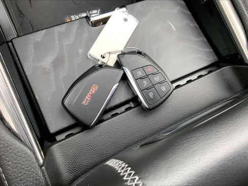 Used 2023 GMC Yukon XL Denali w/ Denali Reserve Package image 14