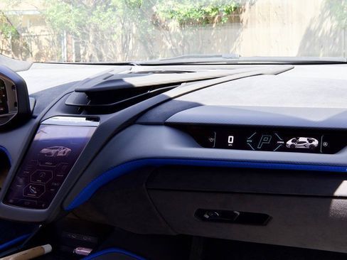Used 2024 Lamborghini Revuelto AWD/4WD image 31