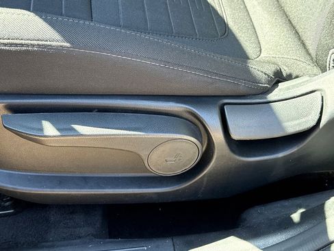 Certified 2025 Hyundai Santa Cruz SE FWD image 20