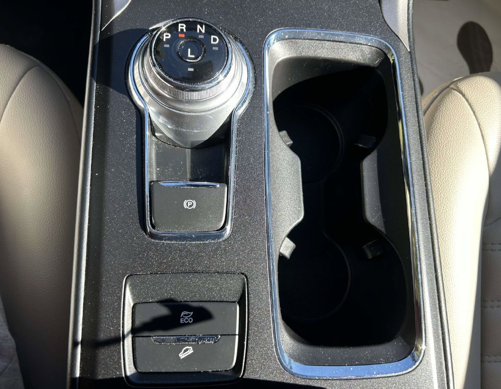 Used 2019 Ford Fusion SEL FWD image 16