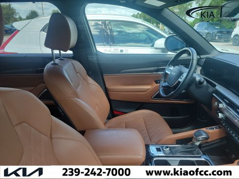 Used 2025 Kia Telluride AWD image 10