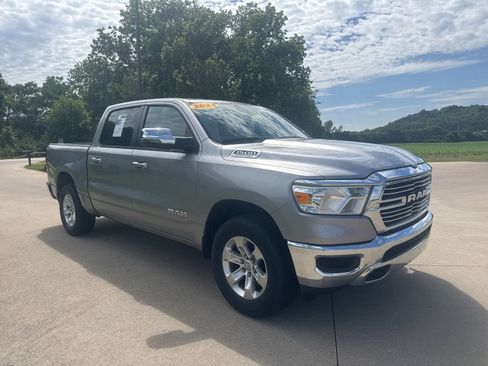 Used 2024 RAM 1500 Laramie AWD/4WD image 3