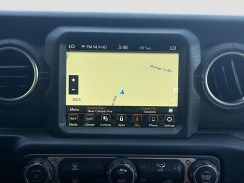 Used 2023 Jeep Wrangler Unlimited Sahara AWD/4WD image 31