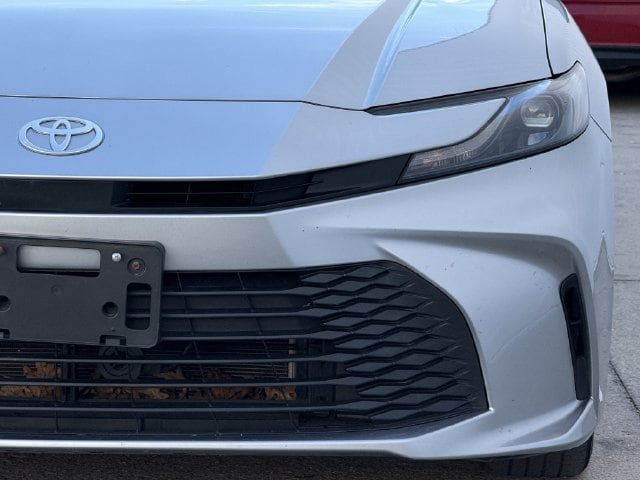 Used 2025 Toyota Camry LE FWD image 9