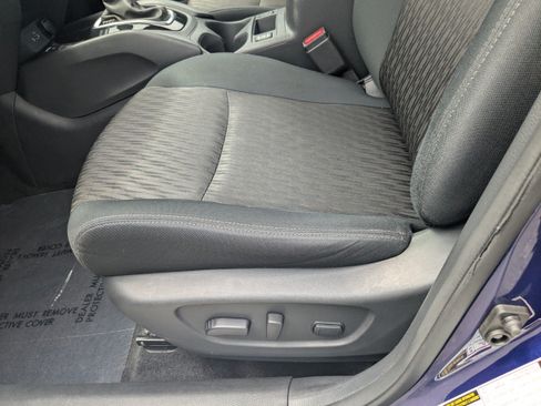 Used 2019 Nissan Rogue SV w/ Premium Package AWD/4WD image 18