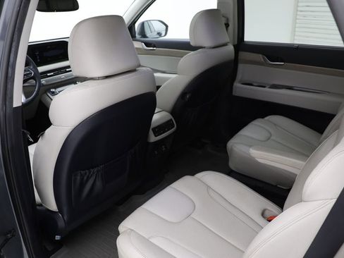 Used 2021 Hyundai Palisade SEL w/ Premium Package image 11