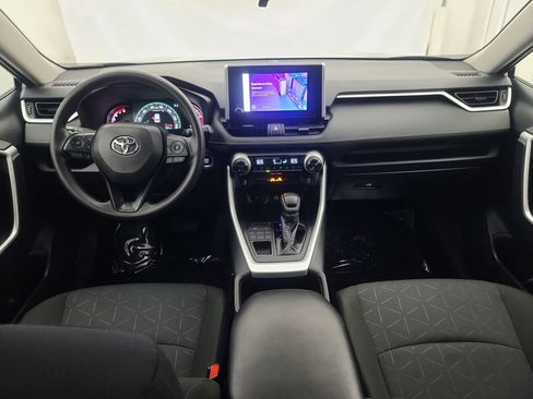 Used 2025 Toyota RAV4 XLE image 21