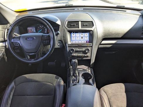 Used 2018 Ford Explorer XLT w/ Equipment Group 202A image 17