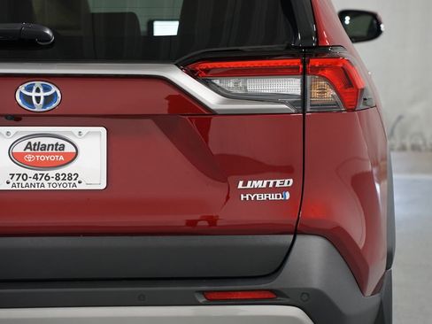 Used 2024 Toyota RAV4 Limited image 10