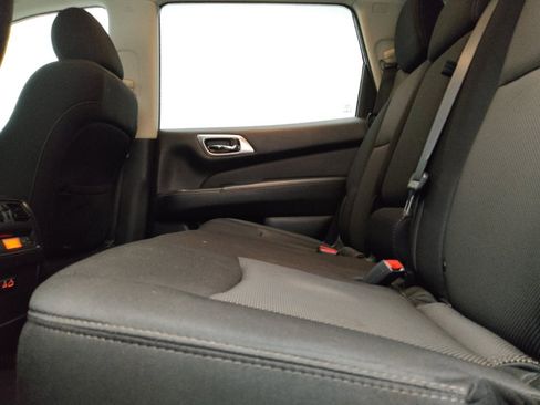 Used 2020 Nissan Pathfinder SV FWD image 18