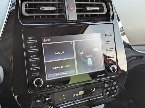 Used 2022 Toyota Prius LE image 24