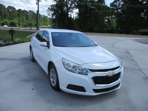 Used 2016 Chevrolet Malibu LT image 24