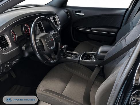 Used 2019 Dodge Charger SXT RWD image 7