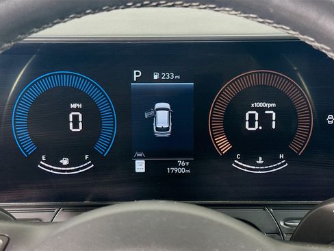 Used 2025 Hyundai Kona SEL image 16