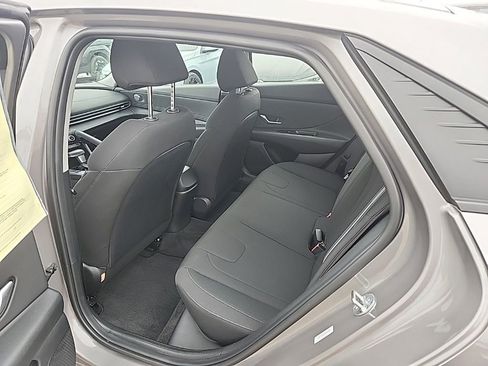 Certified 2023 Hyundai Elantra SEL w/ Convenience Package image 11