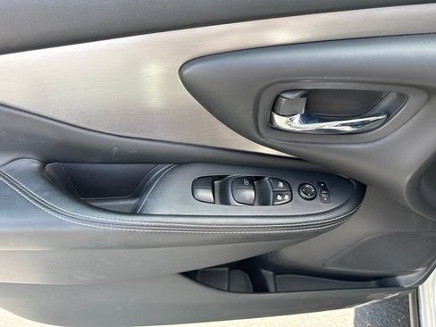 Used 2020 Nissan Murano SV AWD/4WD image 12