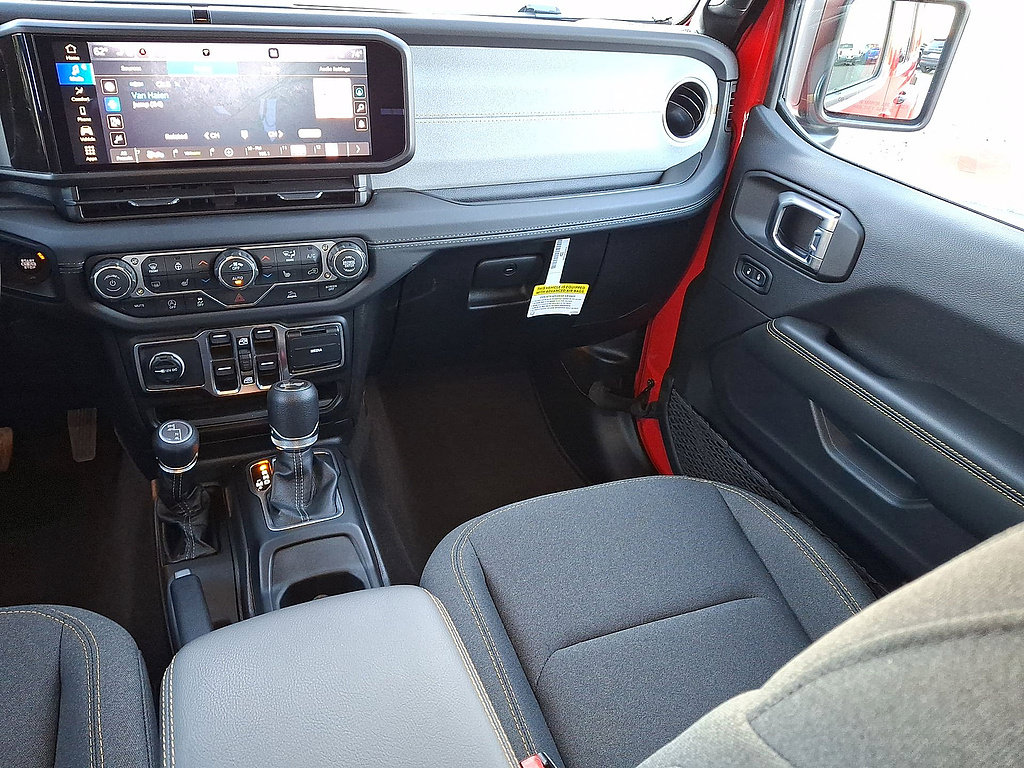 Used 2026 Jeep Wrangler Unlimited Sahara AWD/4WD image 11