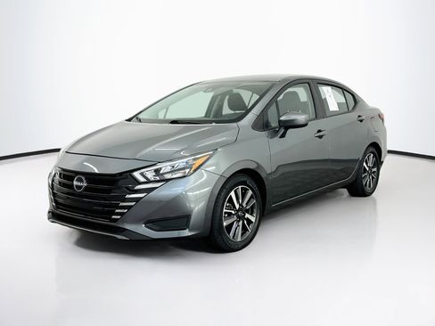 Used 2025 Nissan Versa SV FWD image 3