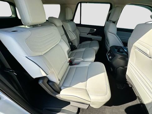 Certified 2025 Ford Expedition Max Platinum w/ Platinum Ultimate Package image 27