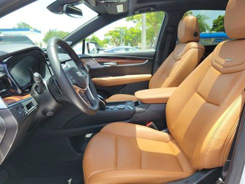 Certified 2023 Cadillac XT5 Premium Luxury FWD image 32