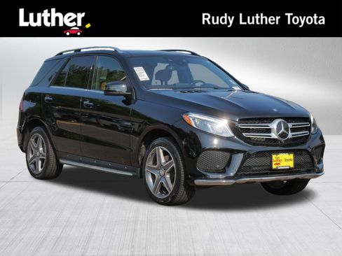 Used 2017 Mercedes-Benz GLE 400 4MATIC image 1