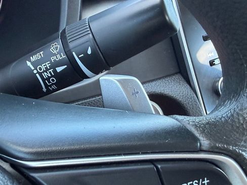 Used 2019 Honda Insight EX image 12