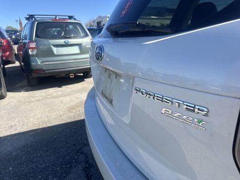 Used 2015 Subaru Forester 2.5i Premium w/ All-Weather Package AWD/4WD image 31