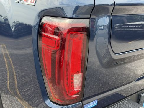 Used 2023 GMC Sierra 2500 SLT AWD/4WD image 11