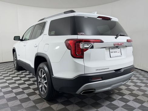 Used 2022 GMC Acadia SLE w/ Driver Convenience Package image 4
