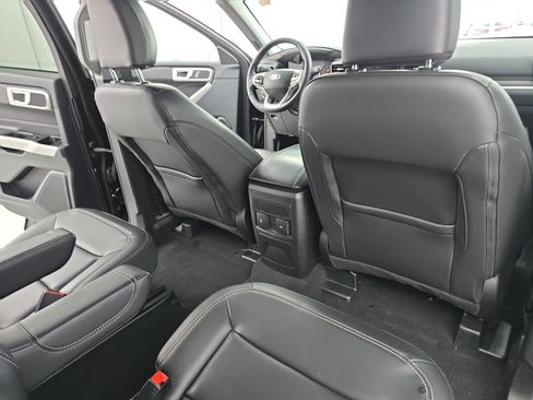 Used 2024 Ford Explorer XLT w/ Equipment Group 202A image 11