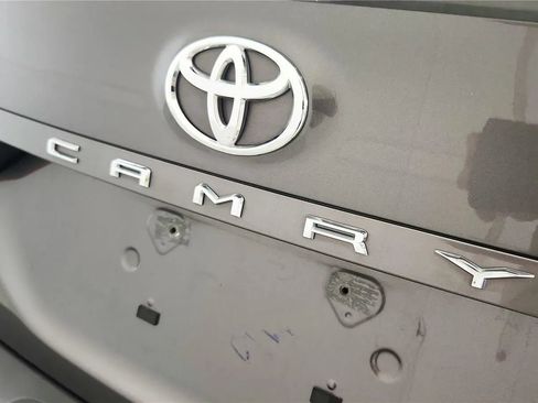 Used 2023 Toyota Camry SE FWD image 17