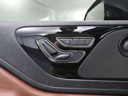 Used 2025 Lincoln Aviator Reserve w/ Jet Appearance Package image 22