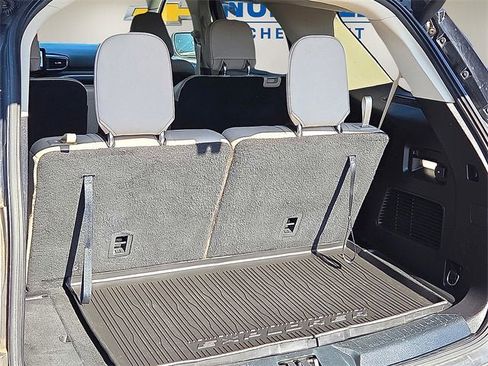 Used 2020 Ford Explorer XLT w/ Equipment Group 202A image 11