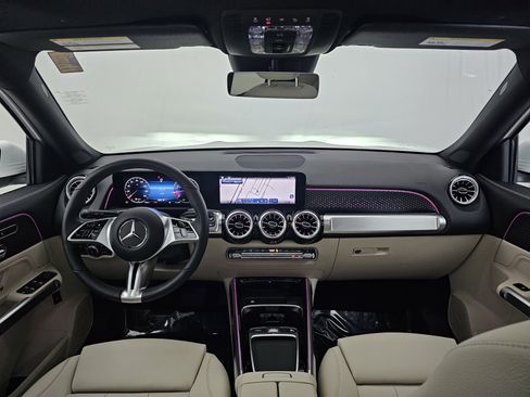 Certified 2025 Mercedes-Benz GLB 250 4MATIC image 32