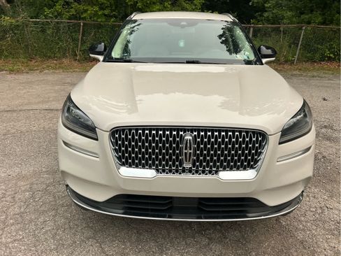 Used 2021 Lincoln Corsair AWD w/ Rear Removable Package Tray image 2