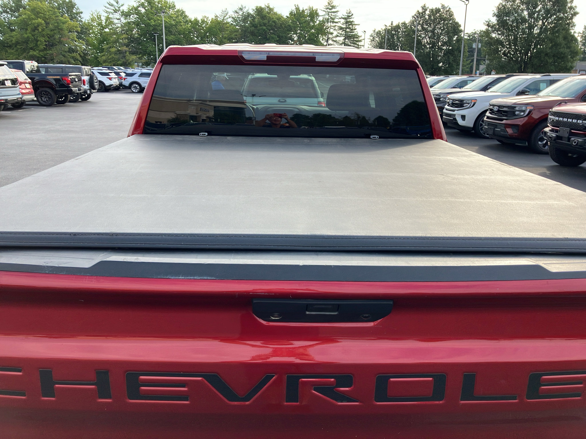 Used 2022 Chevrolet Silverado 1500 Custom w/ LPO, Dark Essentials Package AWD/4WD image 5