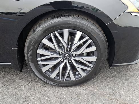 Certified 2023 Nissan Altima 2.5 SV w/ SV Premium Package FWD image 8