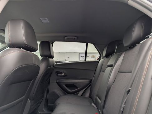 Used 2021 Chevrolet Trax LT w/ LT Convenience Package AWD/4WD image 10