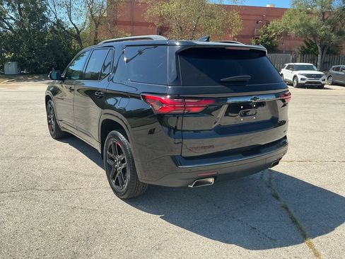 Used 2022 Chevrolet Traverse Premier w/ Redline Edition AWD/4WD image 3