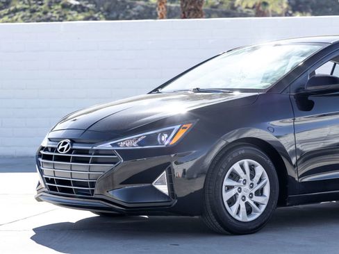 Used 2020 Hyundai Elantra SE image 6