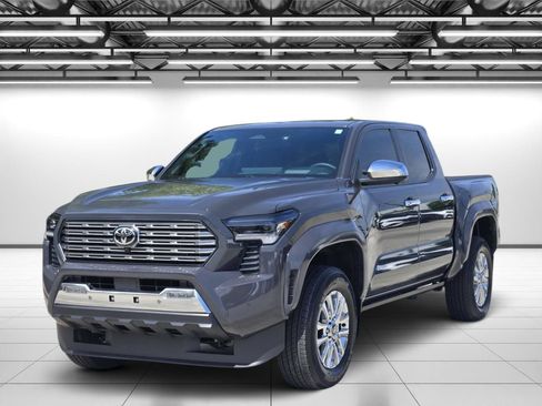 Used 2025 Toyota Tacoma Limited AWD/4WD image 5