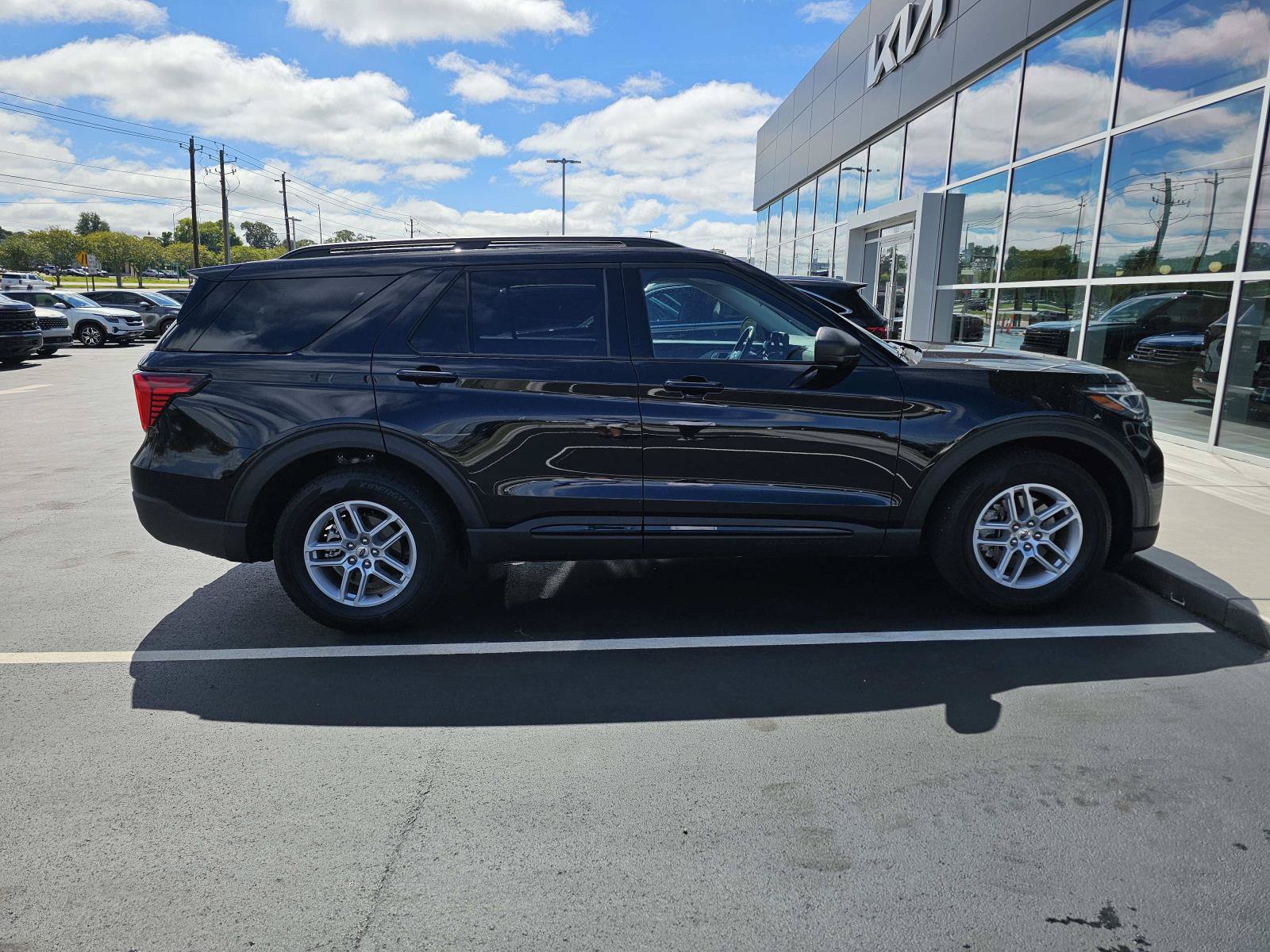 Used 2026 Ford Explorer Active w/ Active Comfort Package RWD image 10